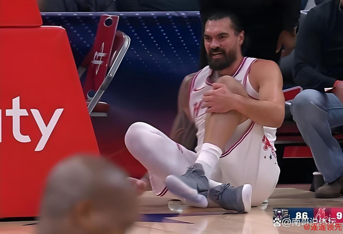 火箭遭重创！亚当斯脚踝三级扭伤将无限期缺阵 可能会赛季报销